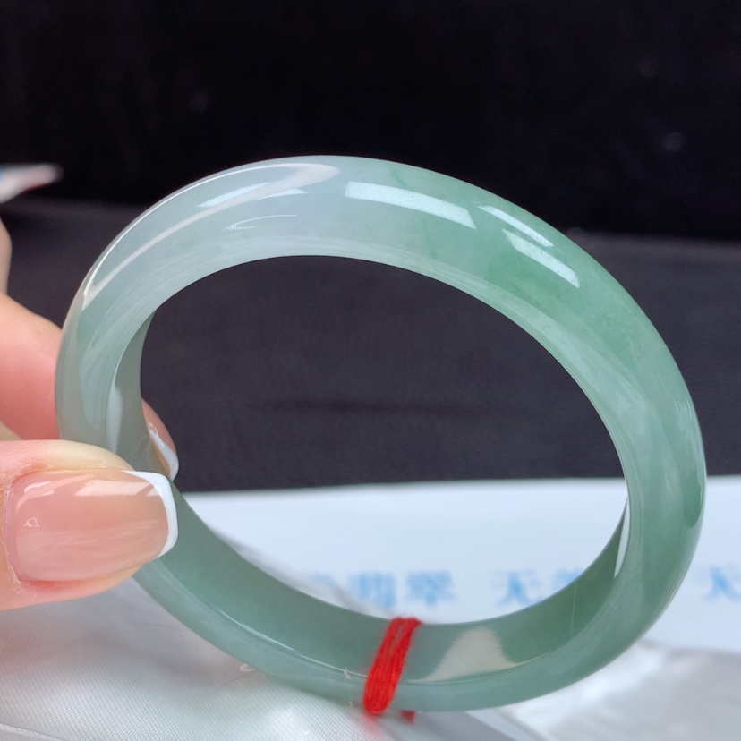 【闪购商品】翡翠手镯（贵妃镯）未镶嵌