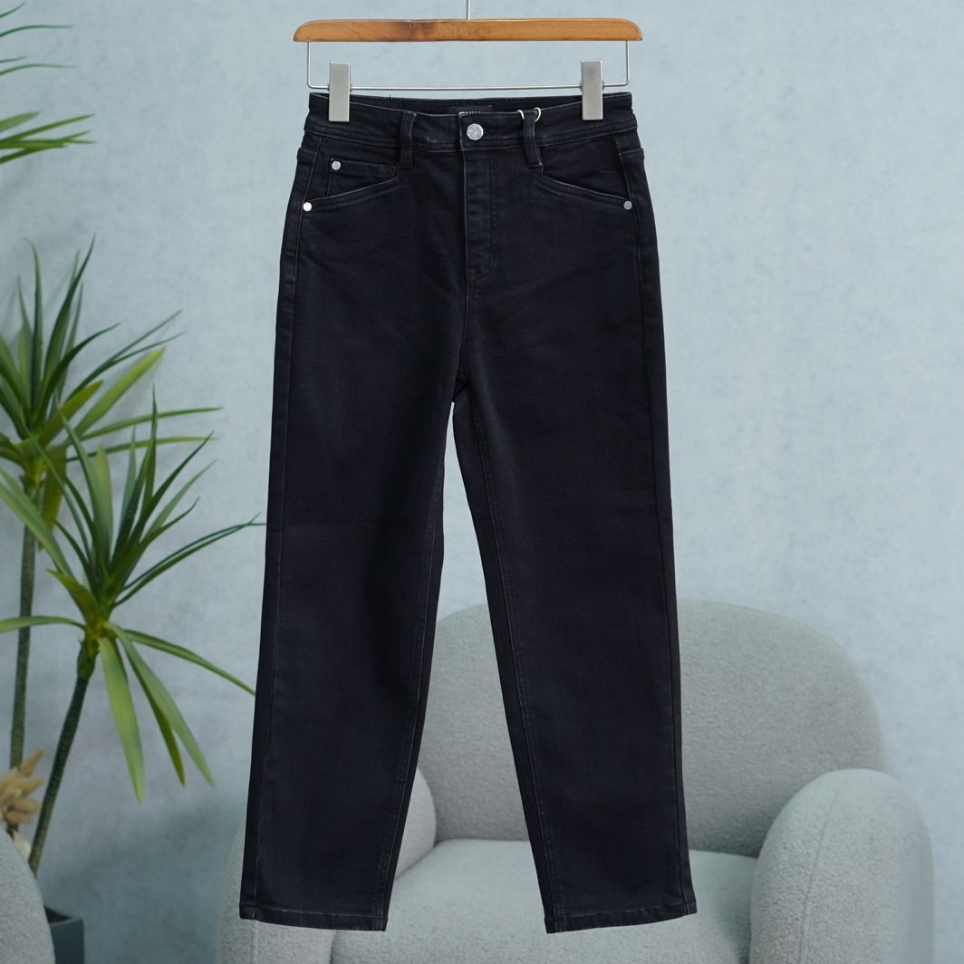 O系列   O-382   女装时尚撤柜休闲牛仔长裤黑色