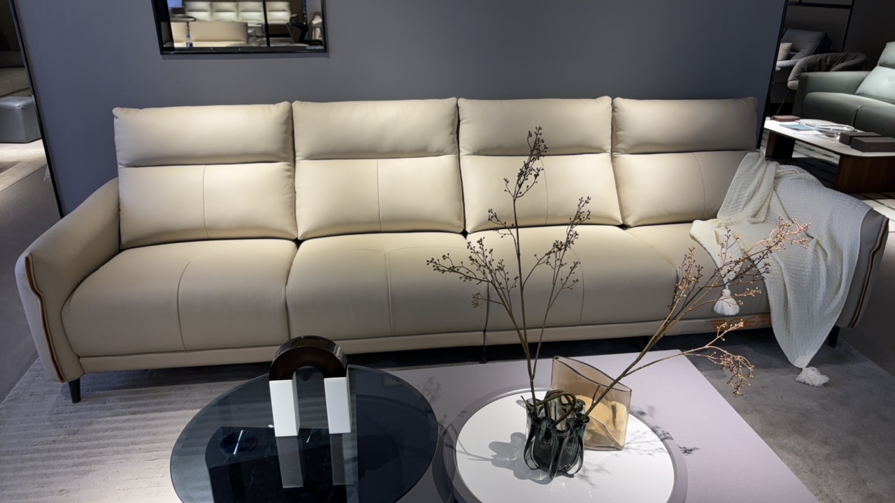 奶油风直排四座功能沙发头层牛皮3.33米