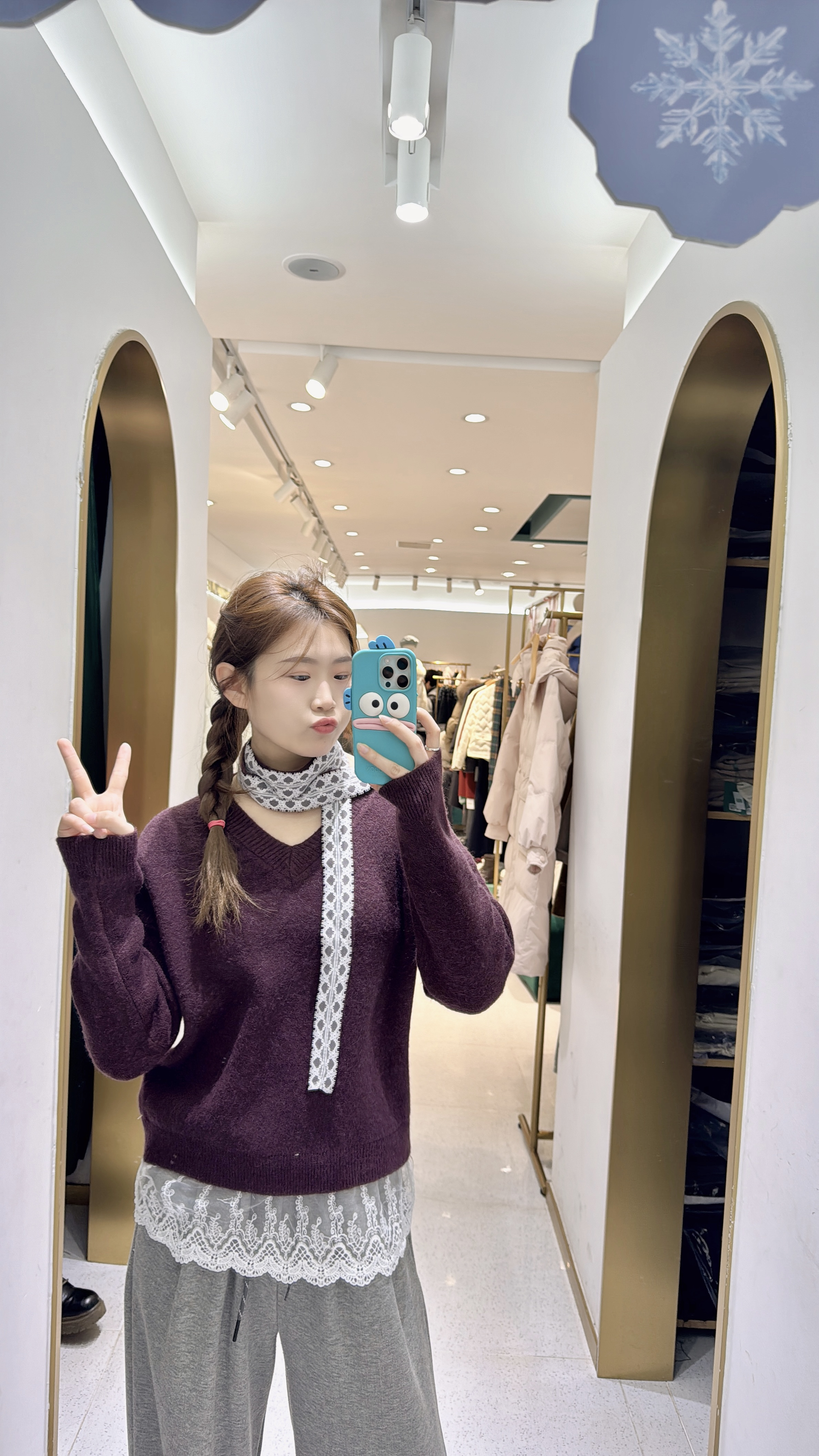 韩系蕾丝拼接V领飘带毛衣女冬季新款宽松慵懒风百搭长袖套头上衣