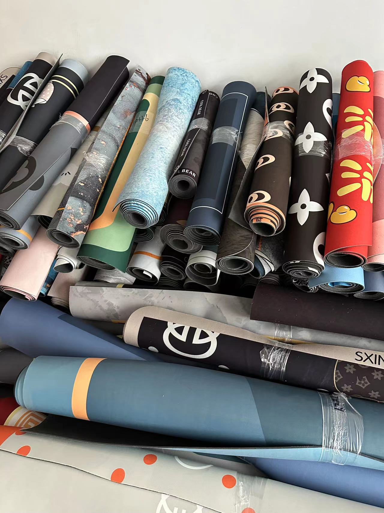 硅藻泥地垫随机一张