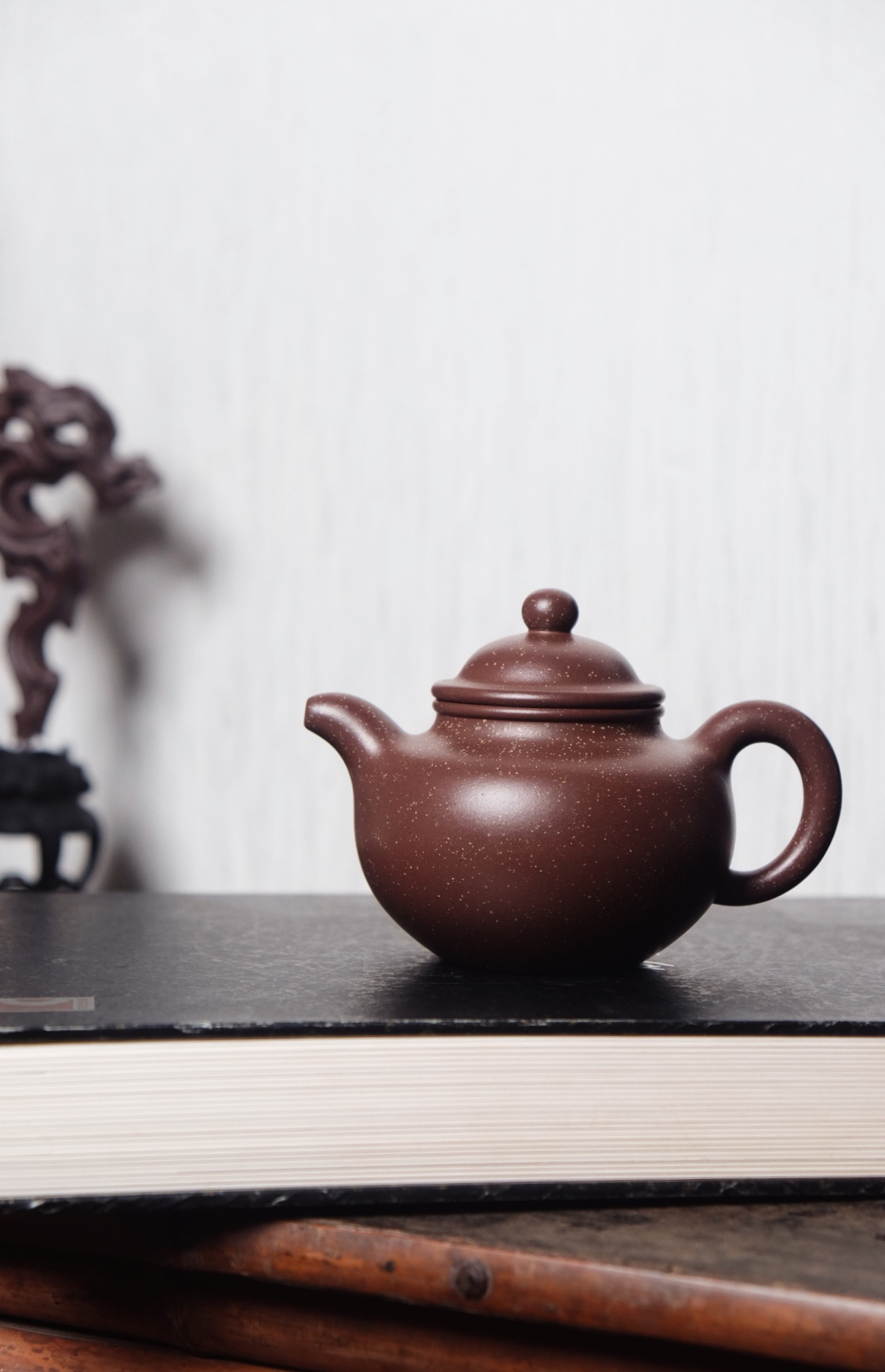 蔡应军 铺砂款大亨掇球精品紫砂作品