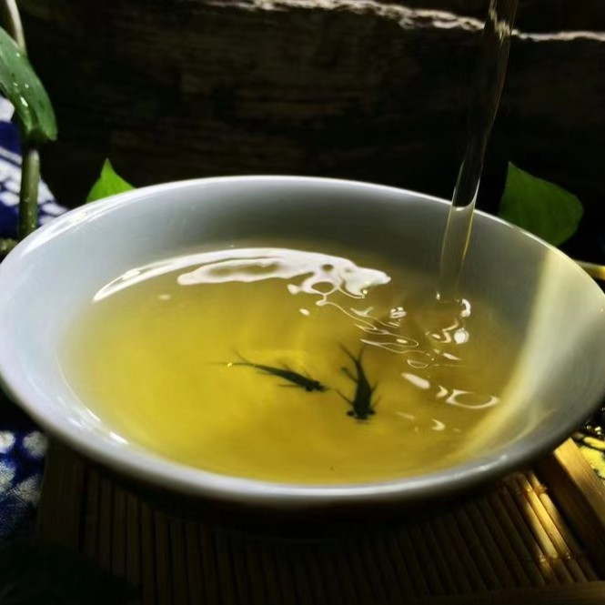 东半山普洱茶生茶357克