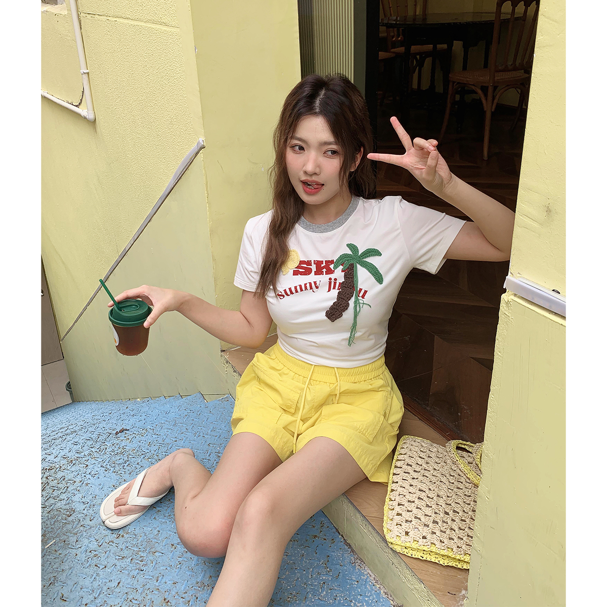 晶咕白标~椰子州岛撞色圆领针织绣花正肩修身T女夏季显瘦时尚短袖