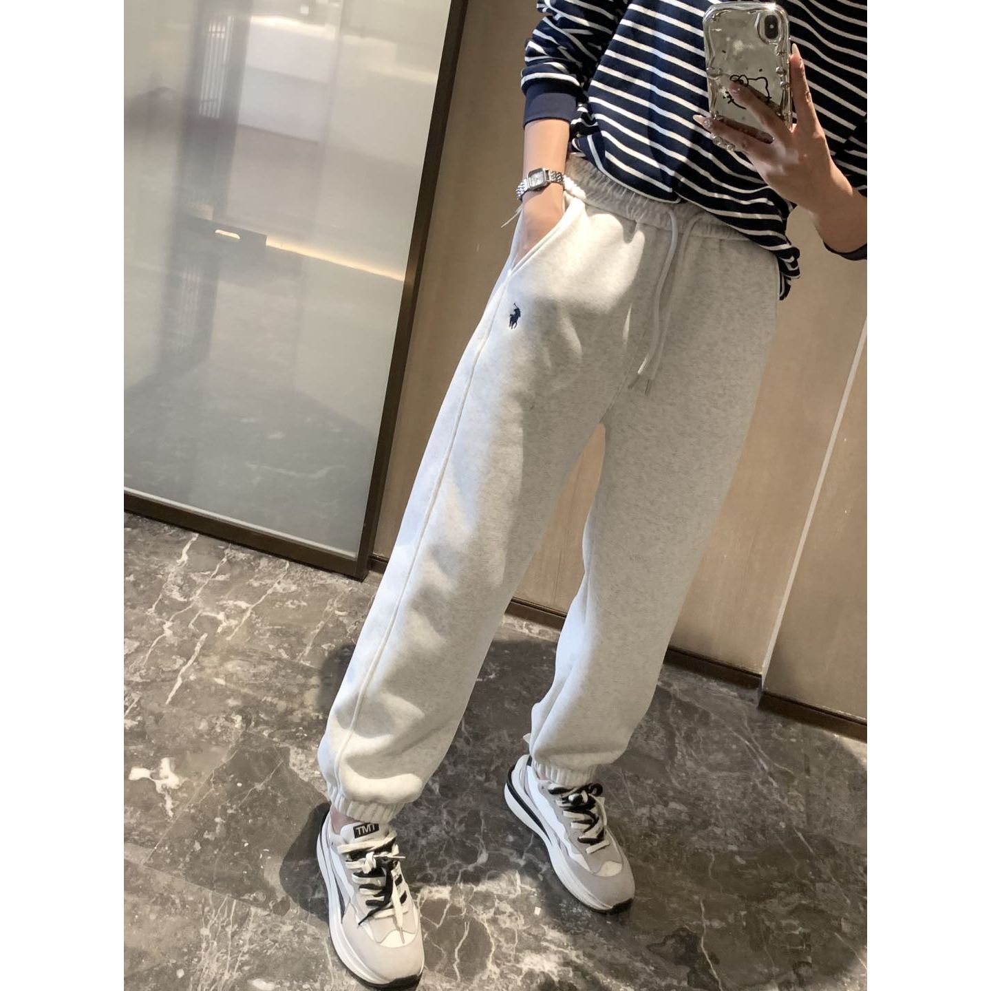 现货直发宽松加绒冬季新款小马刺绣加厚灰色卫裤保暖百搭显瘦
