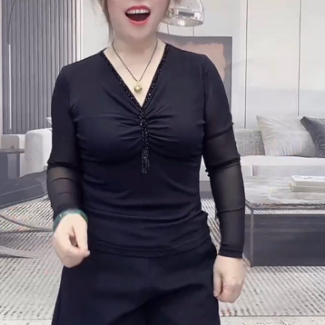 新款2133大码V领长袖打底衫女时尚小衫