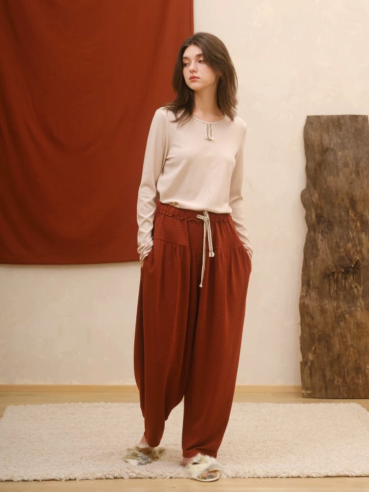 242-014朵朵可可睡衣女2024秋冬新款针织撞色织带简约圆领家居服