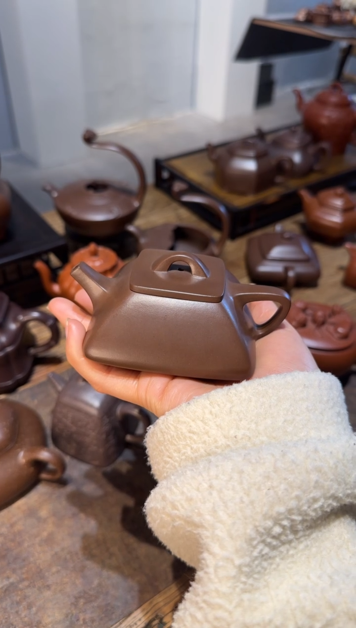 【闪购商品】紫砂茶壶四方石瓢 紫泥 140c