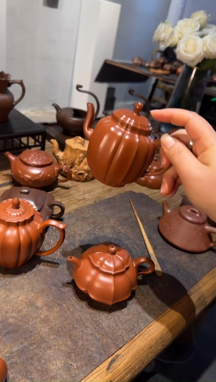 【闪购商品】紫砂茶壶筋纹宫灯 朱泥 200c