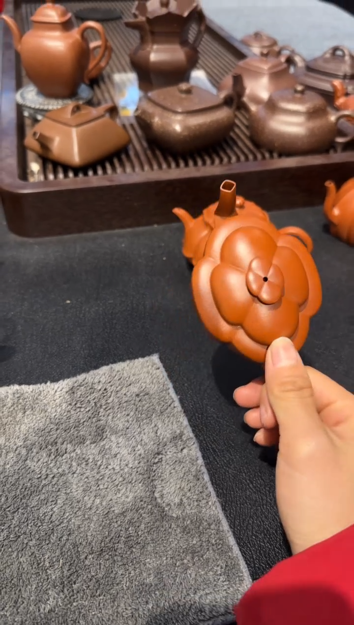 【闪购商品】紫砂茶壶海棠 朱泥 150c