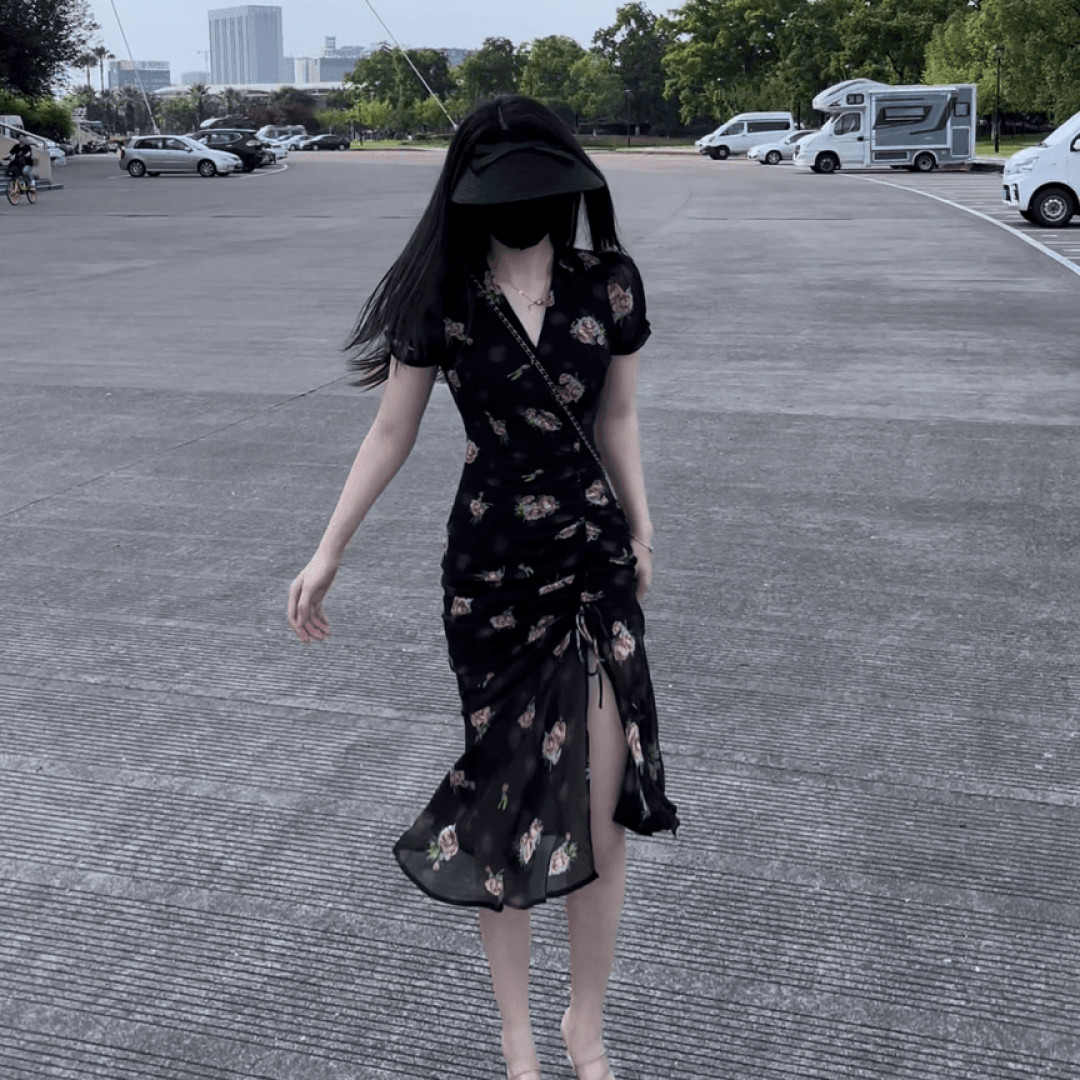 夏季新款小V领碎花抽绳连衣裙