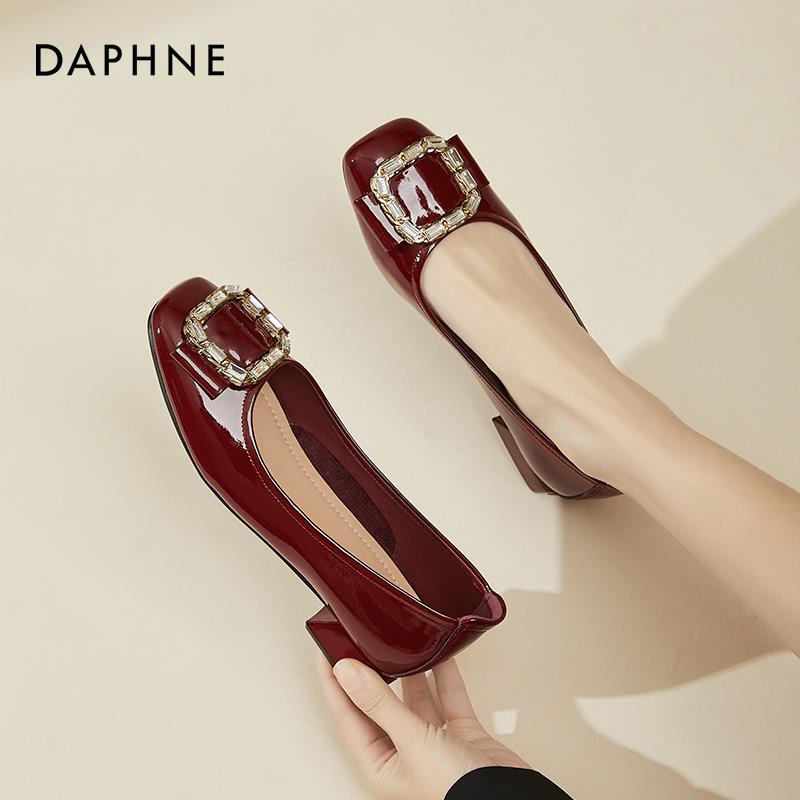 Daphne达芙妮薄荷曼波酒红色单鞋女千金风水钻粗跟方头通勤高跟鞋