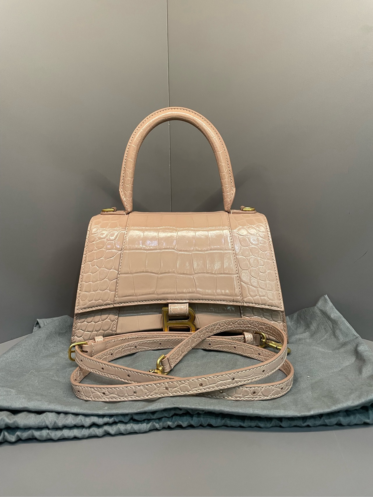 95新 Balenciaga/巴黎世家 沙漏s号金扣压纹手提斜挎单肩包藕粉色