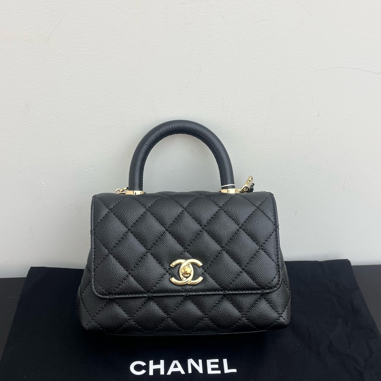 99新 Chanel/香奈儿 mini cocohandle黑金 芯片 配件：尘袋