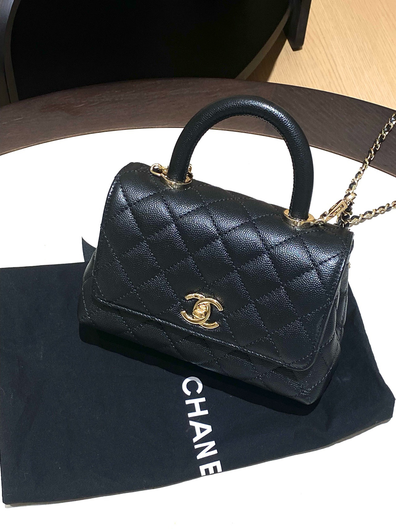 99新 Chanel/香奈儿 mini cocohandle黑金 芯片 配件：尘袋 