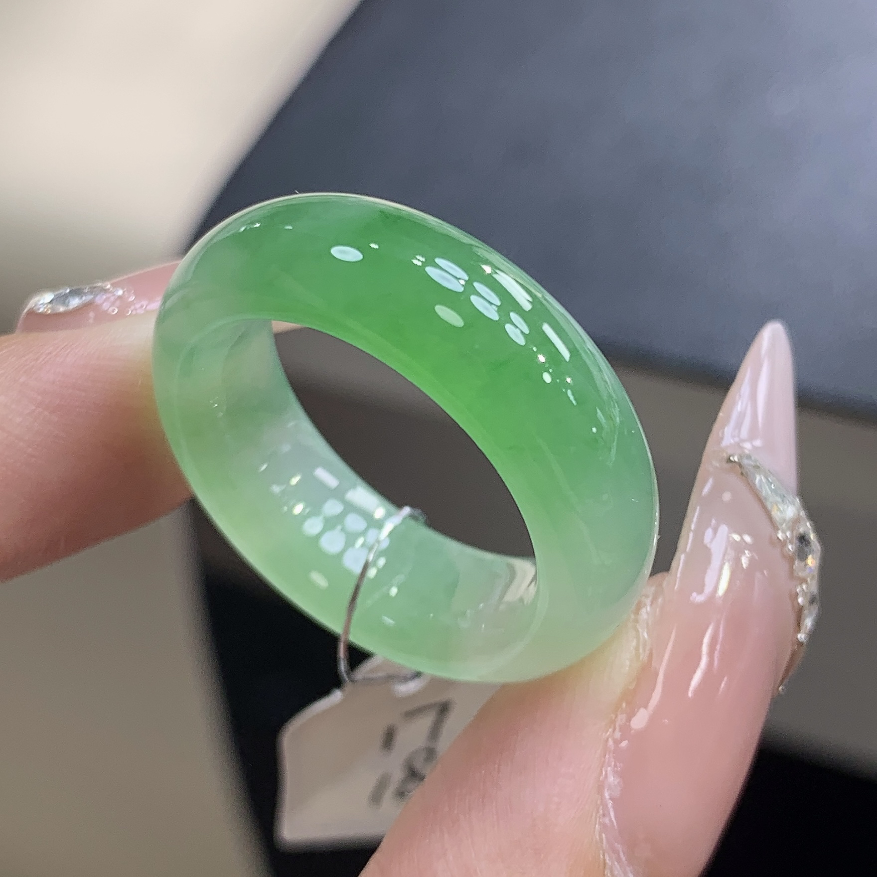 17-18圈 天然缅甸翡翠 宽版冰阳绿翡翠戒圈尺寸18.3-7.5-4.4mm