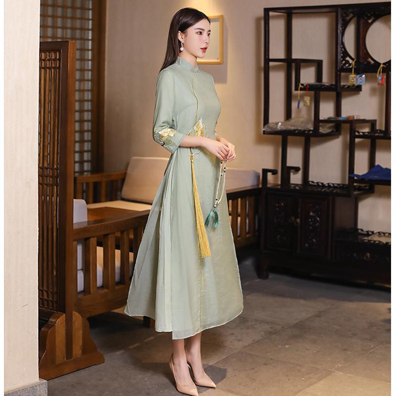旗袍年轻款少女改良版日常2023年新款复古气质高端刺绣长款连衣裙