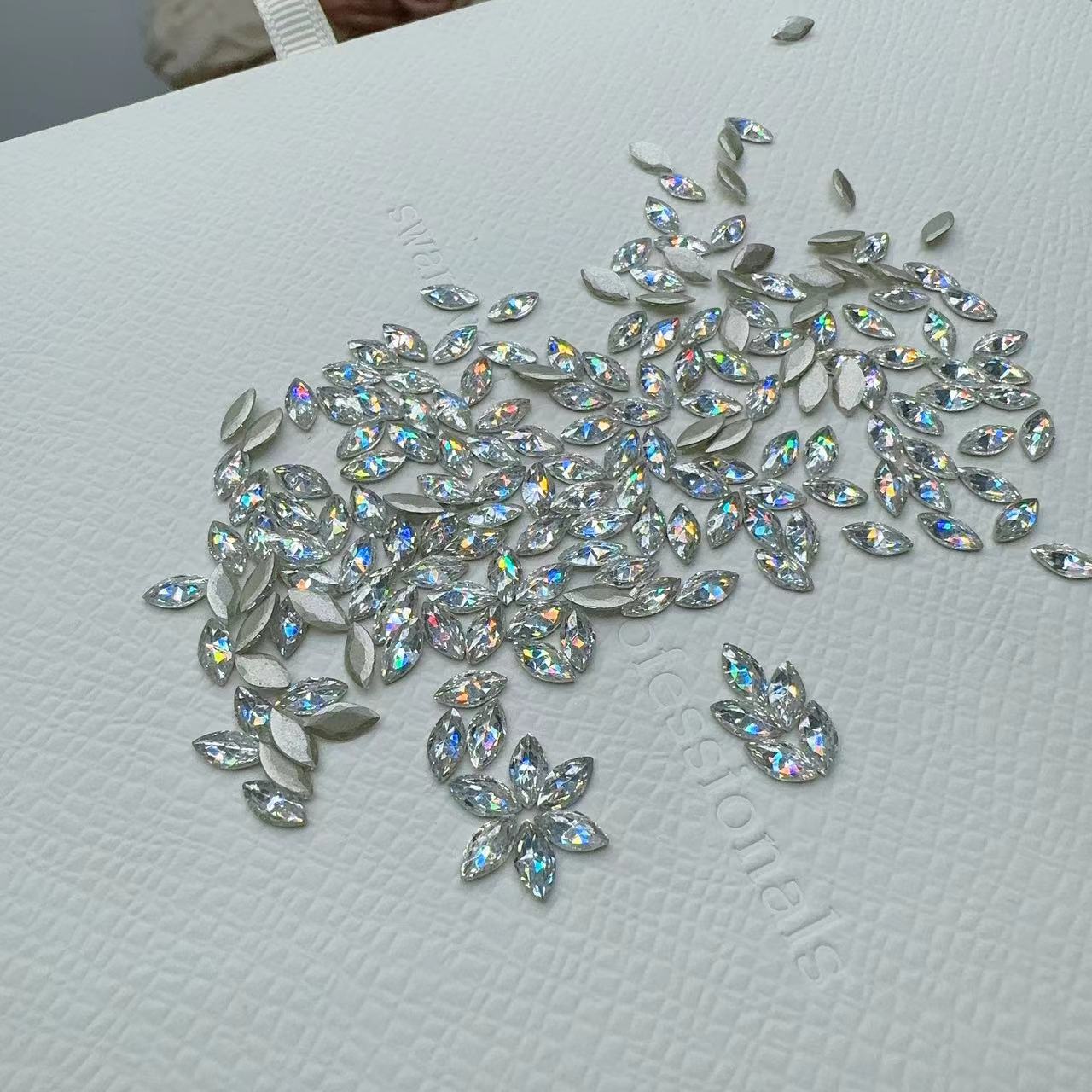 春柚美甲饰品5A锆石平底白色倒边中号超闪马眼锆石美甲钻3*6mm