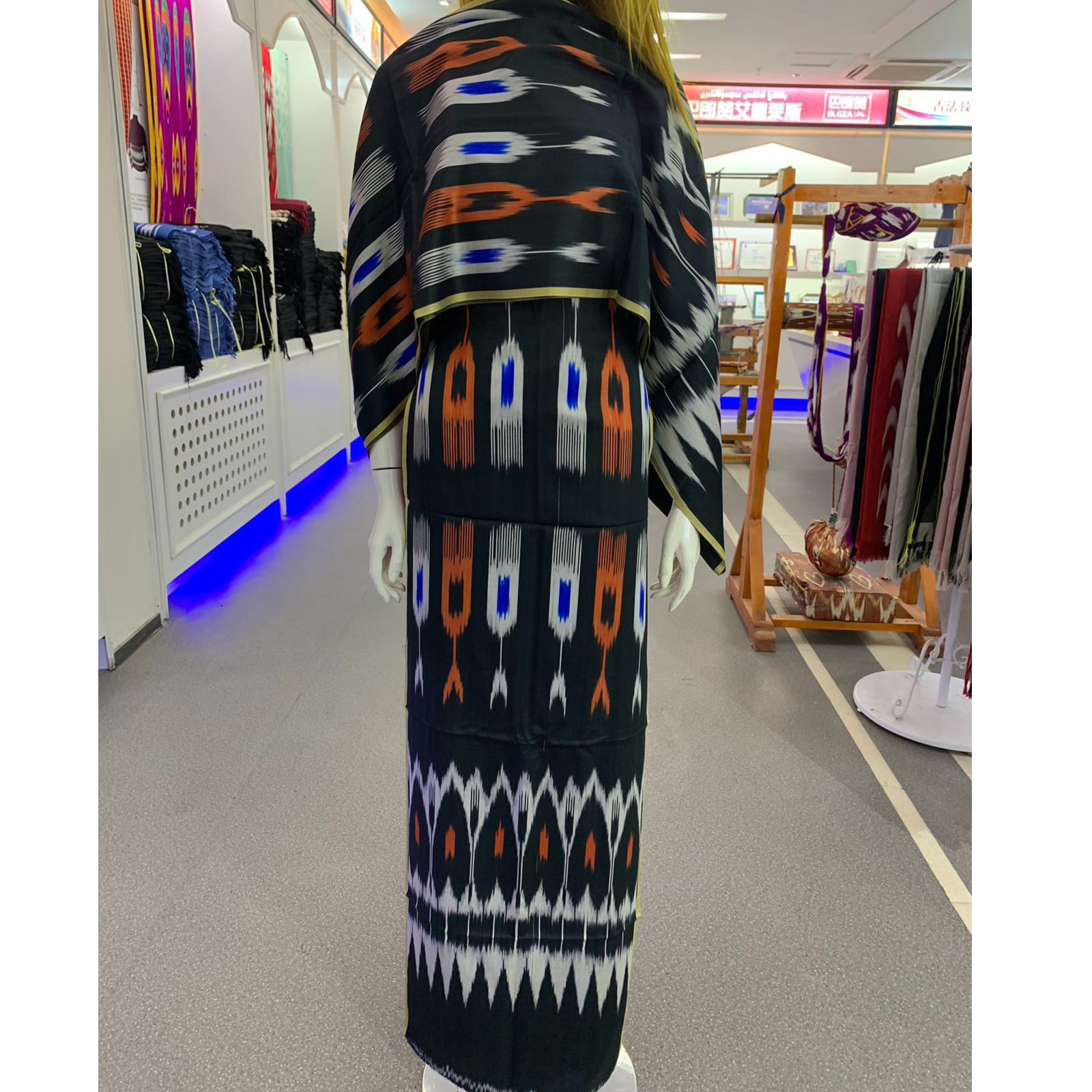 يىپەك ئەتلەس/خان ئەتلەس布料/真丝不褪色巴郎赞艾德莱斯丝绸布料