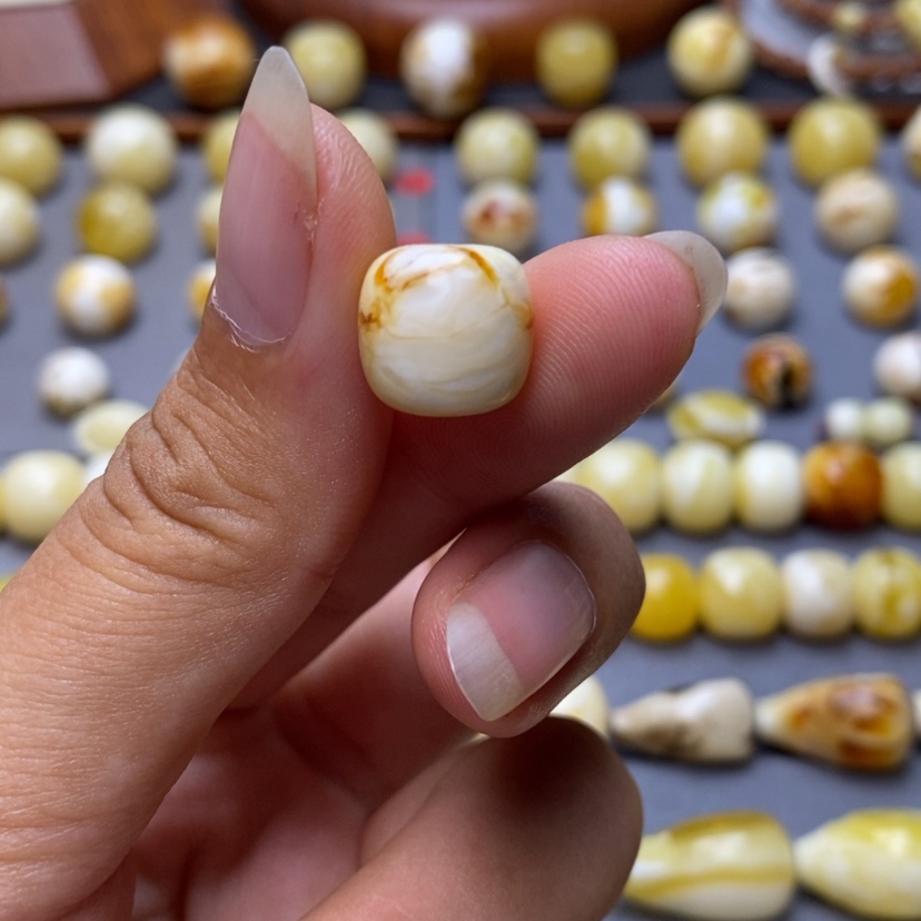 【闪购商品】琥珀裸石未镶嵌@***剪