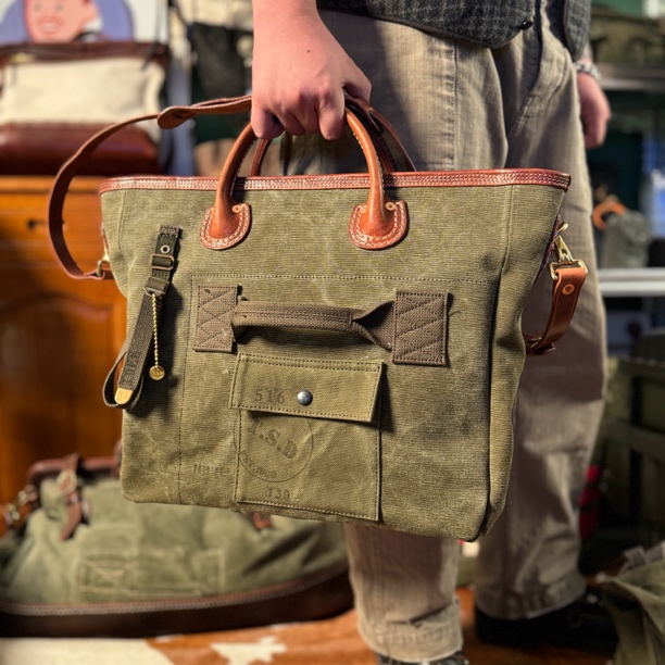 方向皮具/新款手工皮具经典复古军风REAMKE托特斜挎单肩8484方形