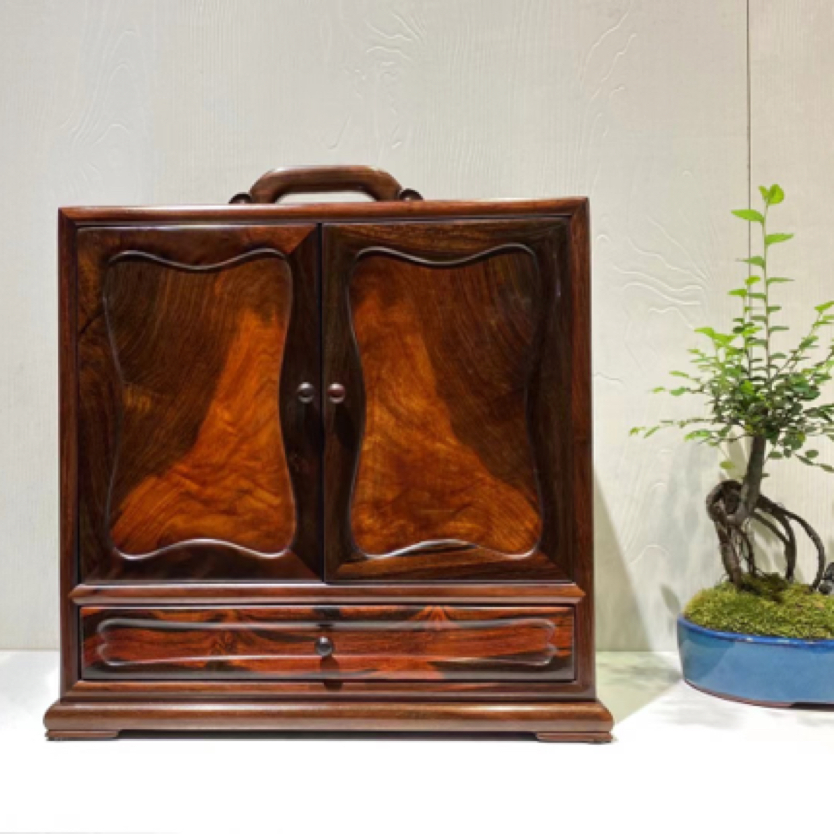 大红酸枝全独板手提箱