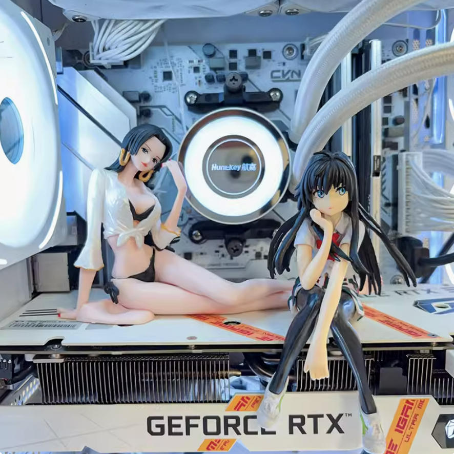 海贼王手办女帝伊蕾娜雪乃黄豆粉穹妹摆件桌面电脑机箱显卡海景房