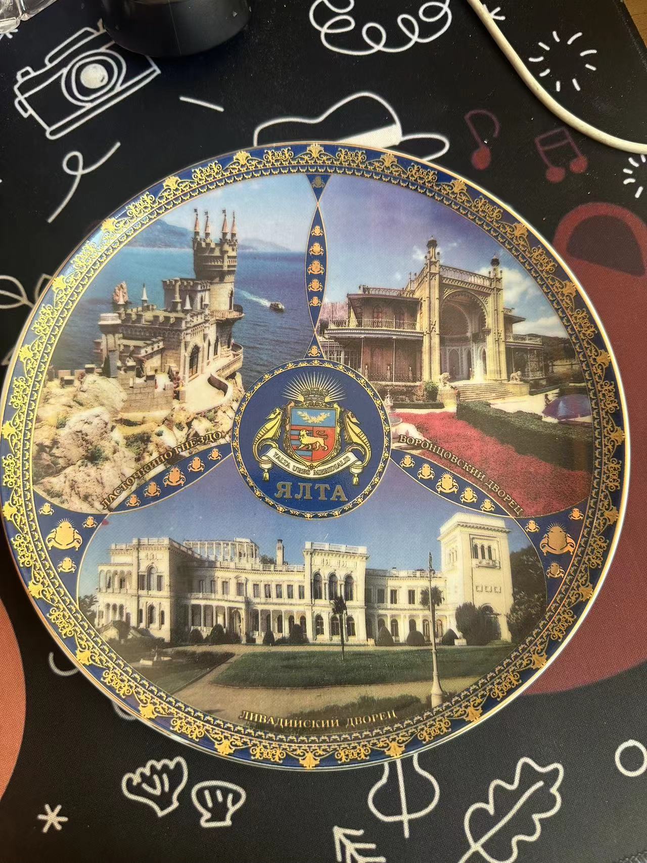 欧式精美陶瓷风景赏盘挂盘彩色圆形