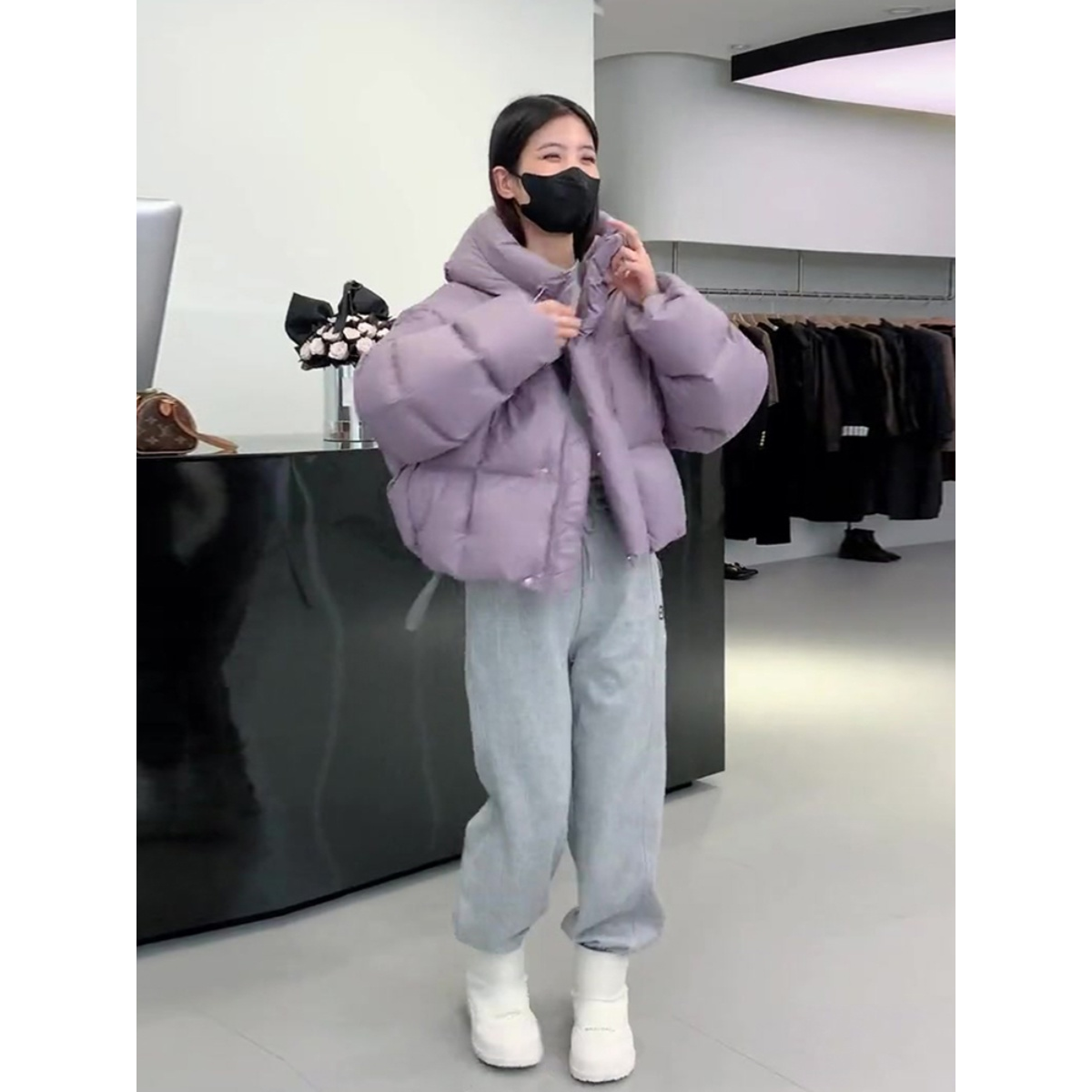 高级感超好看肯豆风紫色短款连帽羽绒服女冬季2023新款小个子加厚