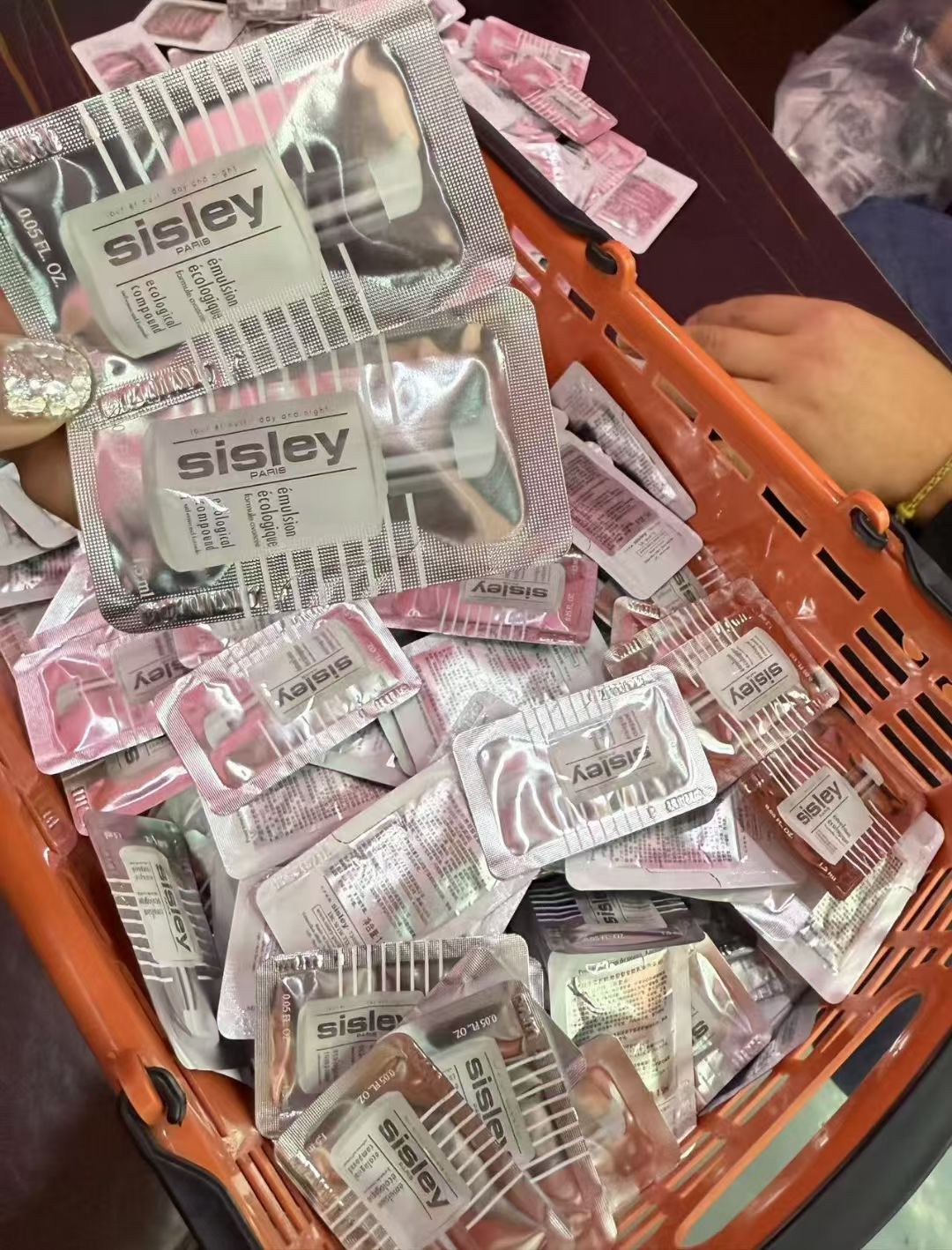 【1瓶正装含量】希思黎全能乳40片共60ml 脸干必备！殿堂级护肤！明星同款！
