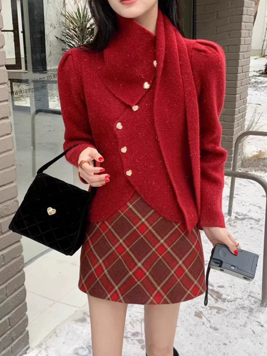 设计感温柔风短款毛衣女秋冬新款高级感显瘦不规则带围巾针织外套