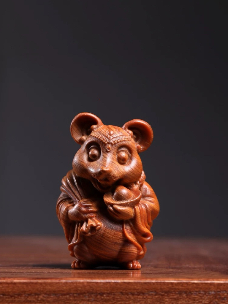 天然崖柏实木雕刻米老鼠袋袋数米创意办公桌摆件茶桌摆件手把件