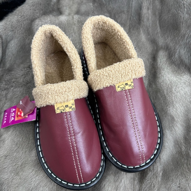 女士真皮头层牛皮拖鞋加绒加毛冬季家用家居包跟本命年红色拖鞋