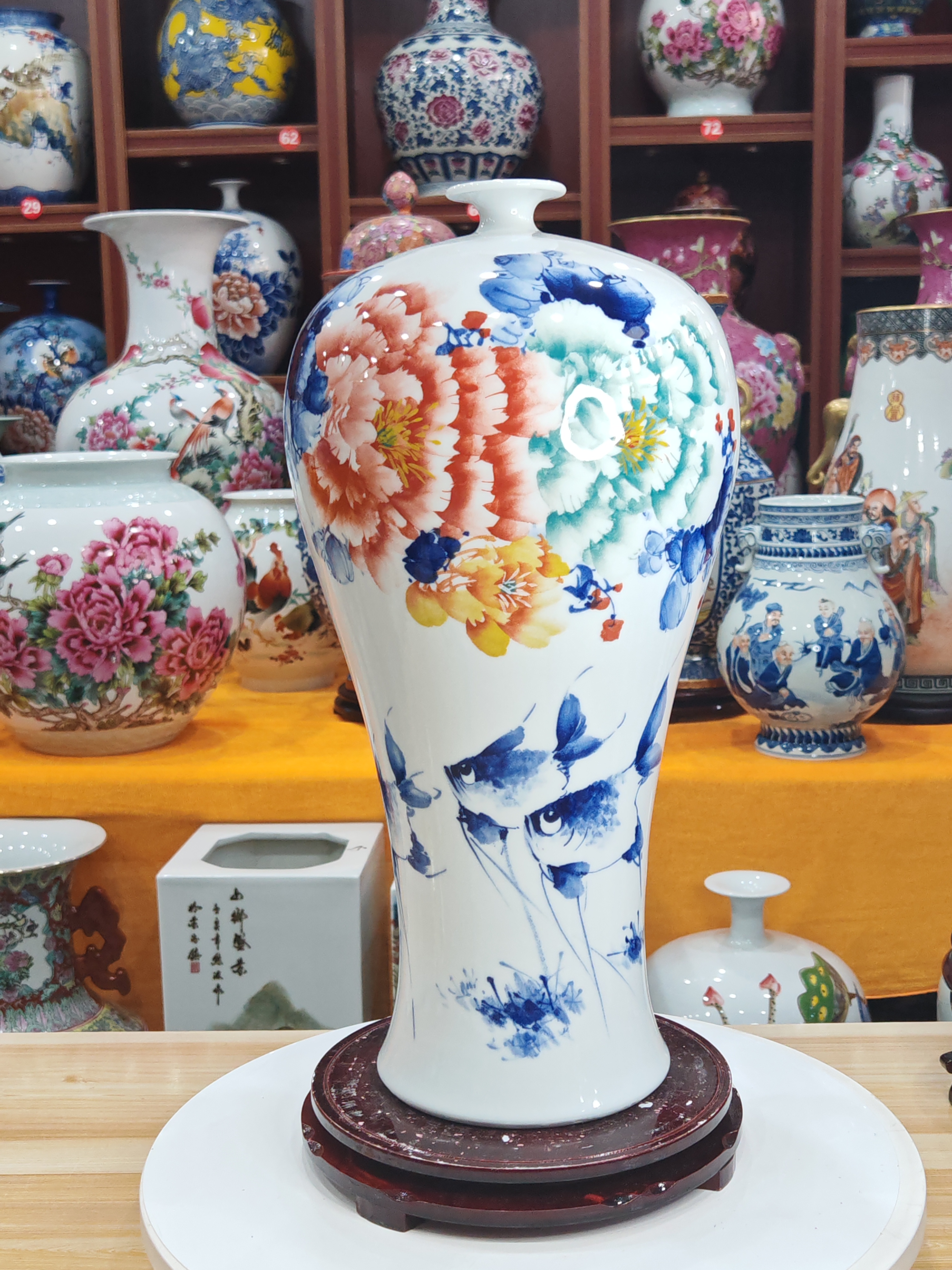 景德镇陶瓷富贵有余美人瓶