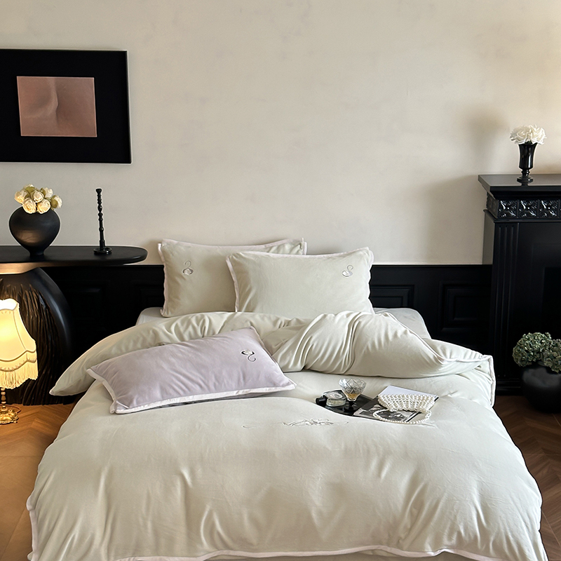 秋冬加厚纯色刺绣超细棉绒床上四件套轻奢高级感天鹅之恋被罩床单