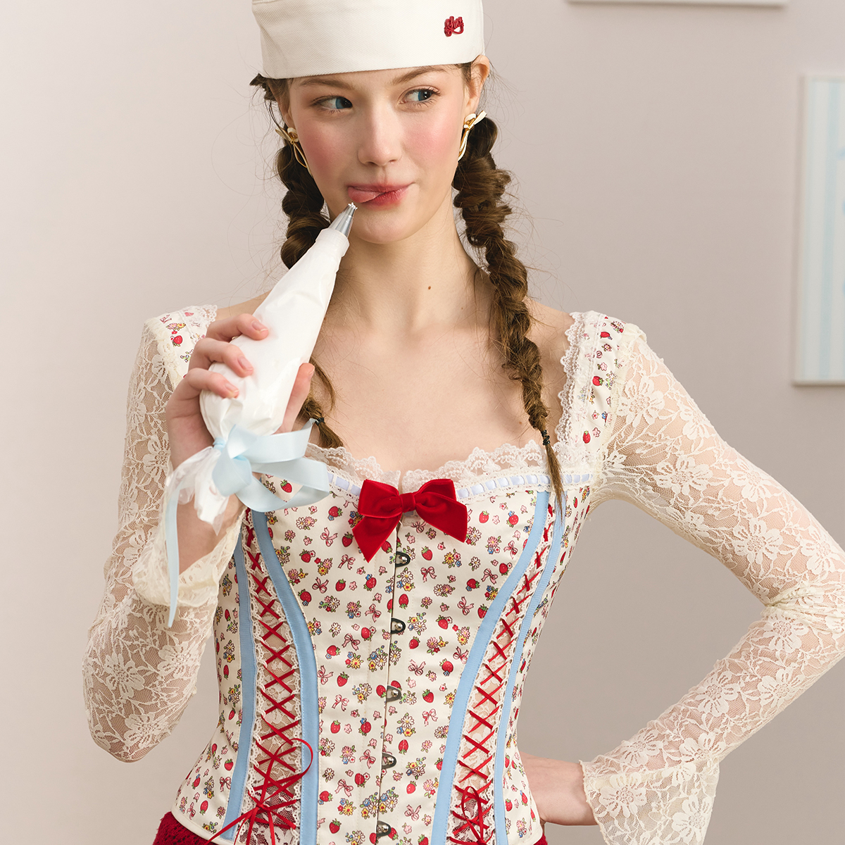 LaceMade 莓莓甜点妹 甜辣少女法式蕾丝鱼骨上衣内搭网纱半裙套装