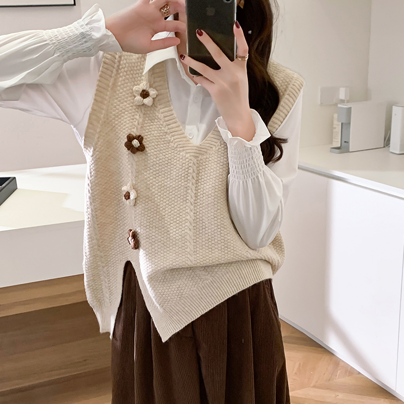 2023秋冬新款V领纯色小花针织马甲女宽松开叉麻花背心外穿减龄秋