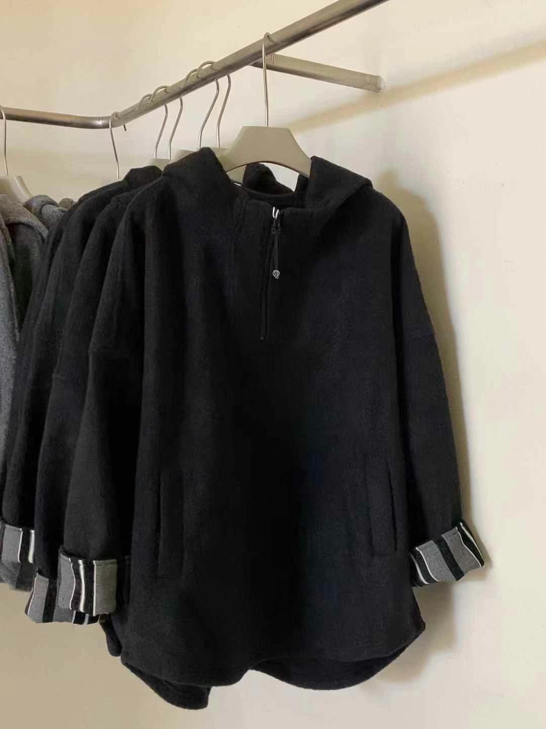 按主播报的编码下单，孤品设计感女装，偶有瑕疵，介意慎拍