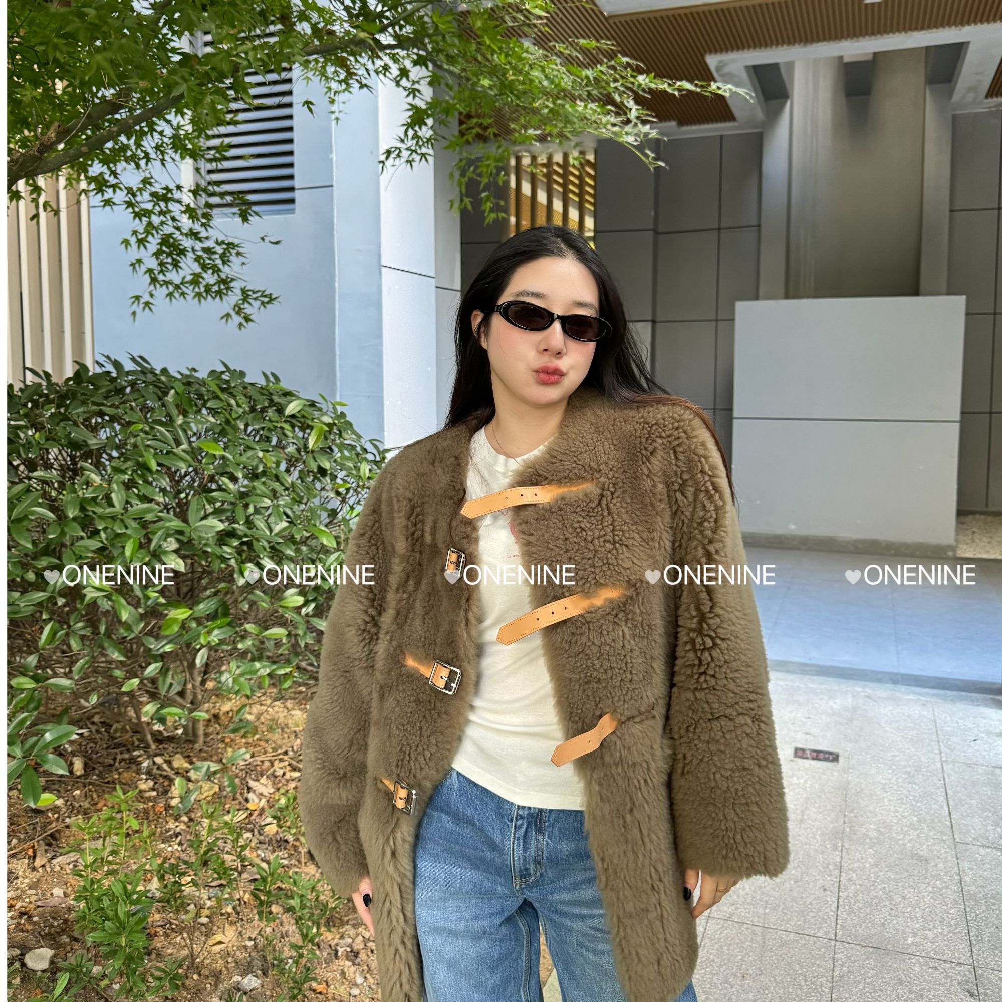 24冬季新品皮毛一体拉贡毛皮袢外套MWDFWLJK1013X