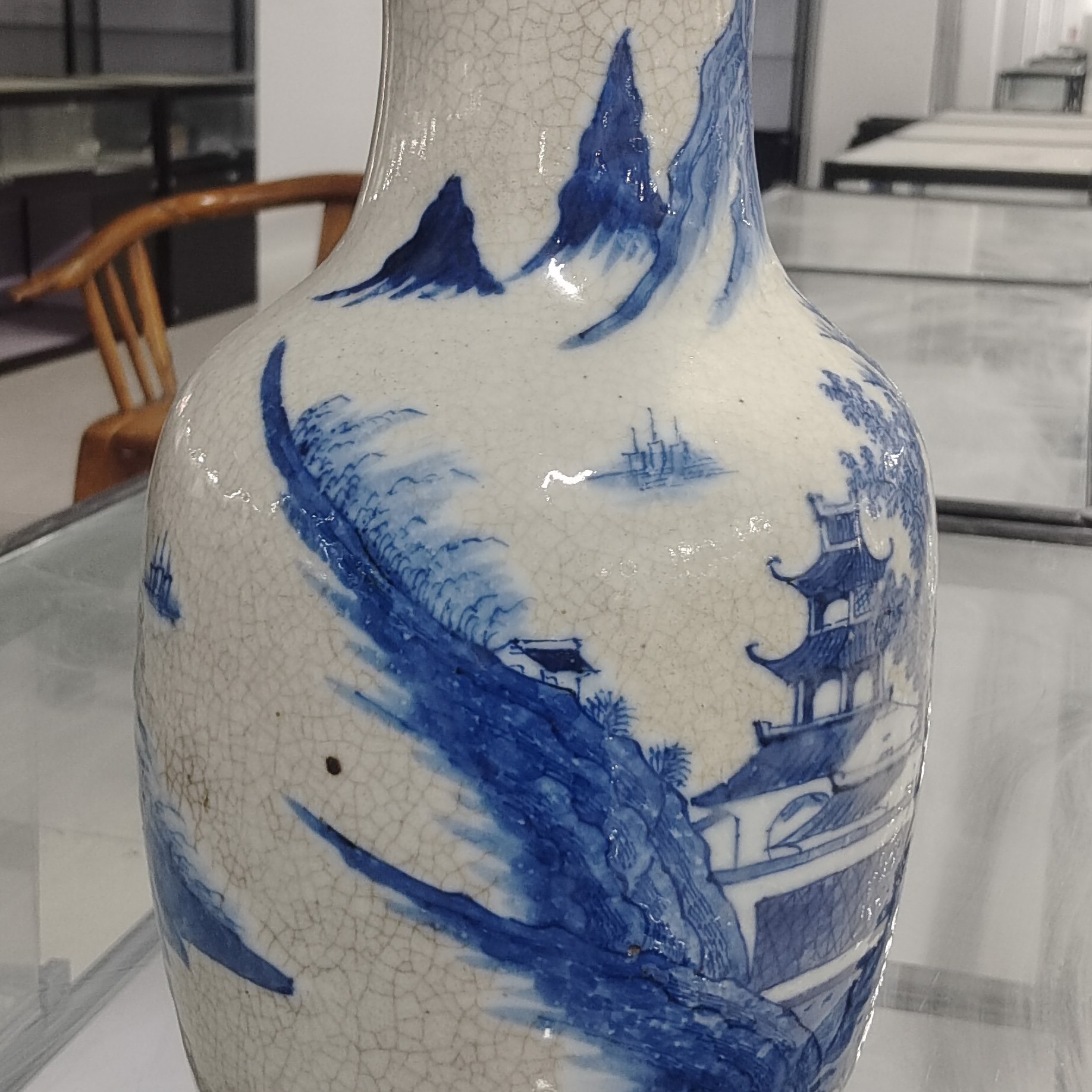 哥釉青花山水大瓶