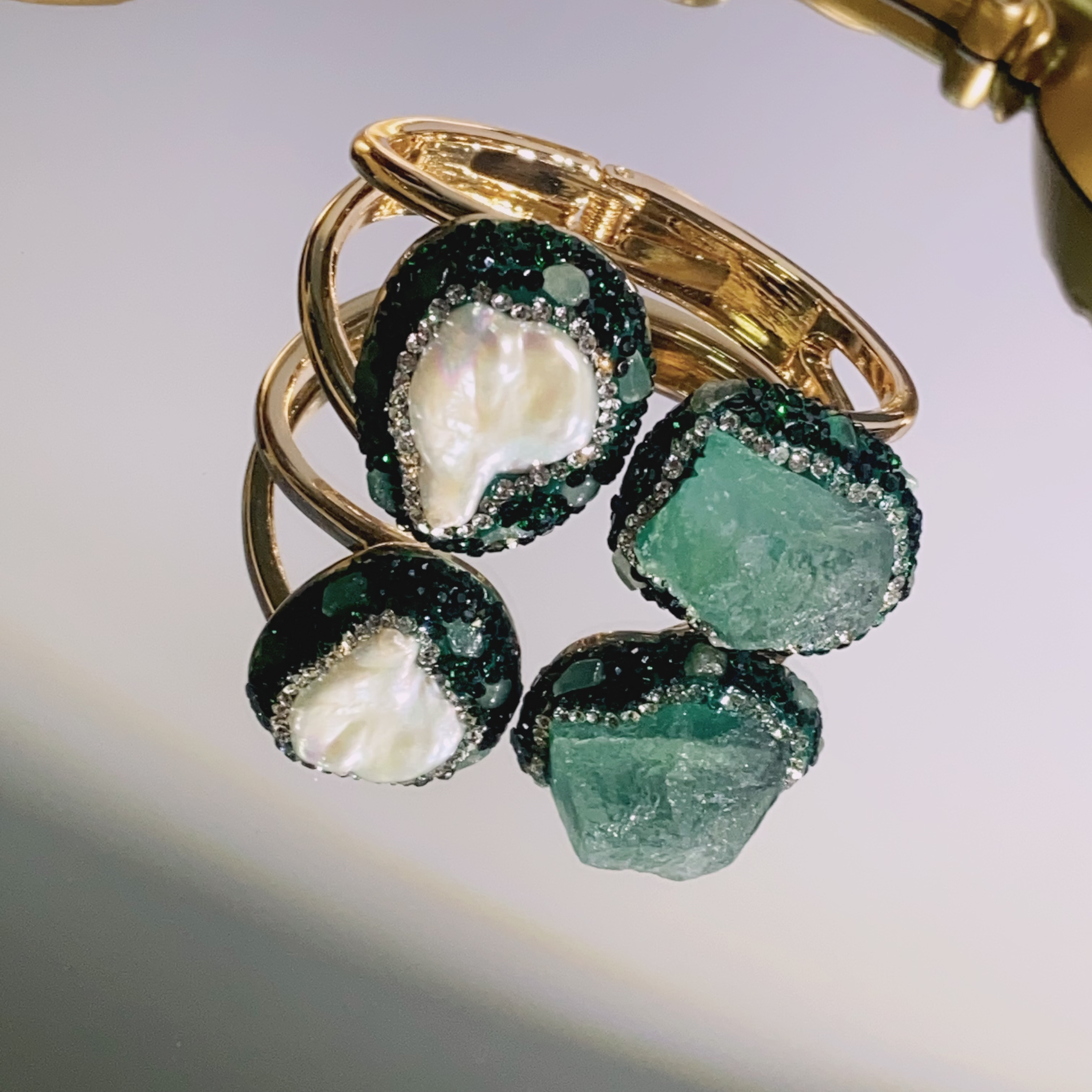 TTSD 时尚百搭中古白色搭配绿色时尚大气手镯3870宫廷风美丽