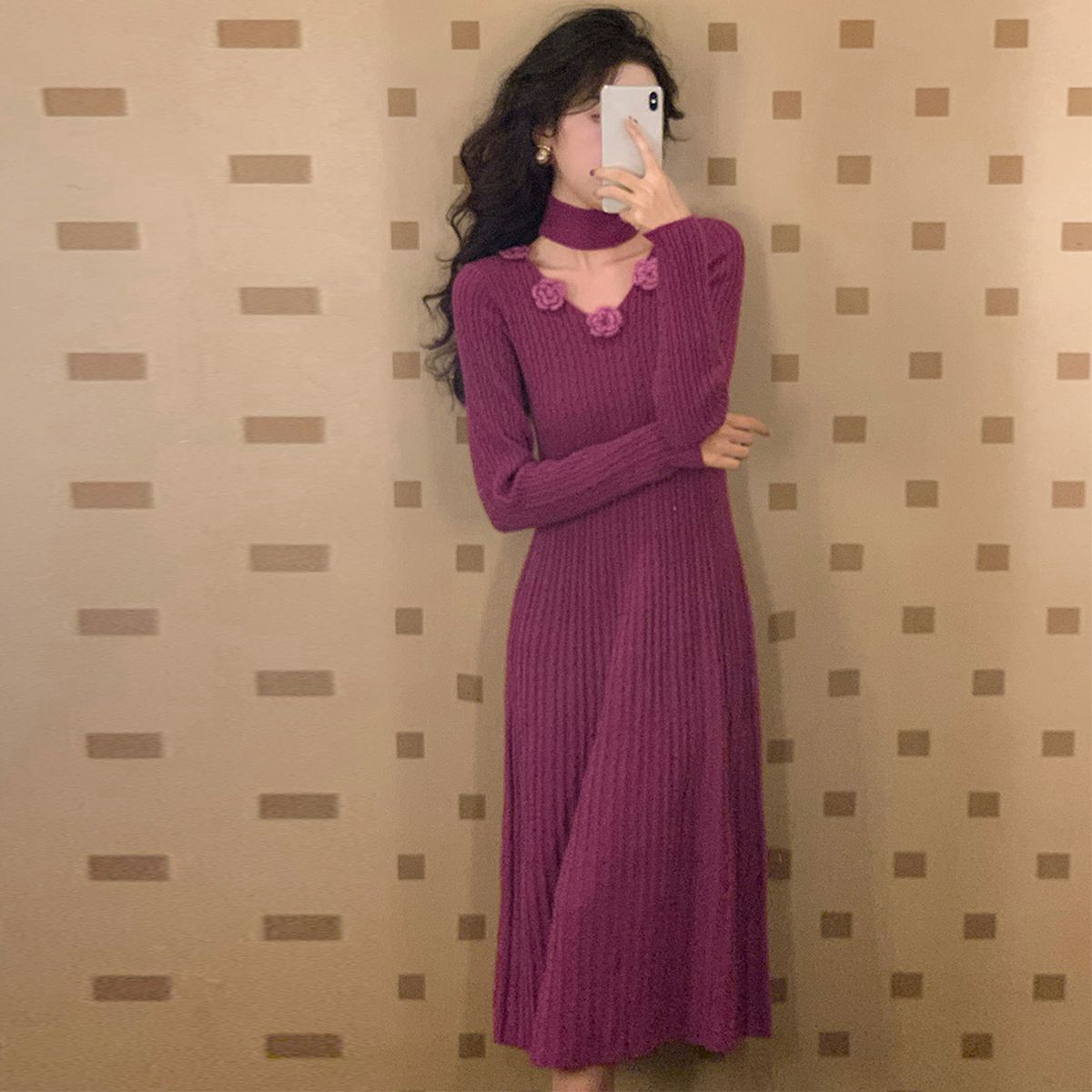 法式设计感花朵围脖针织连衣裙女秋冬季新款气质修身显瘦中长款裙