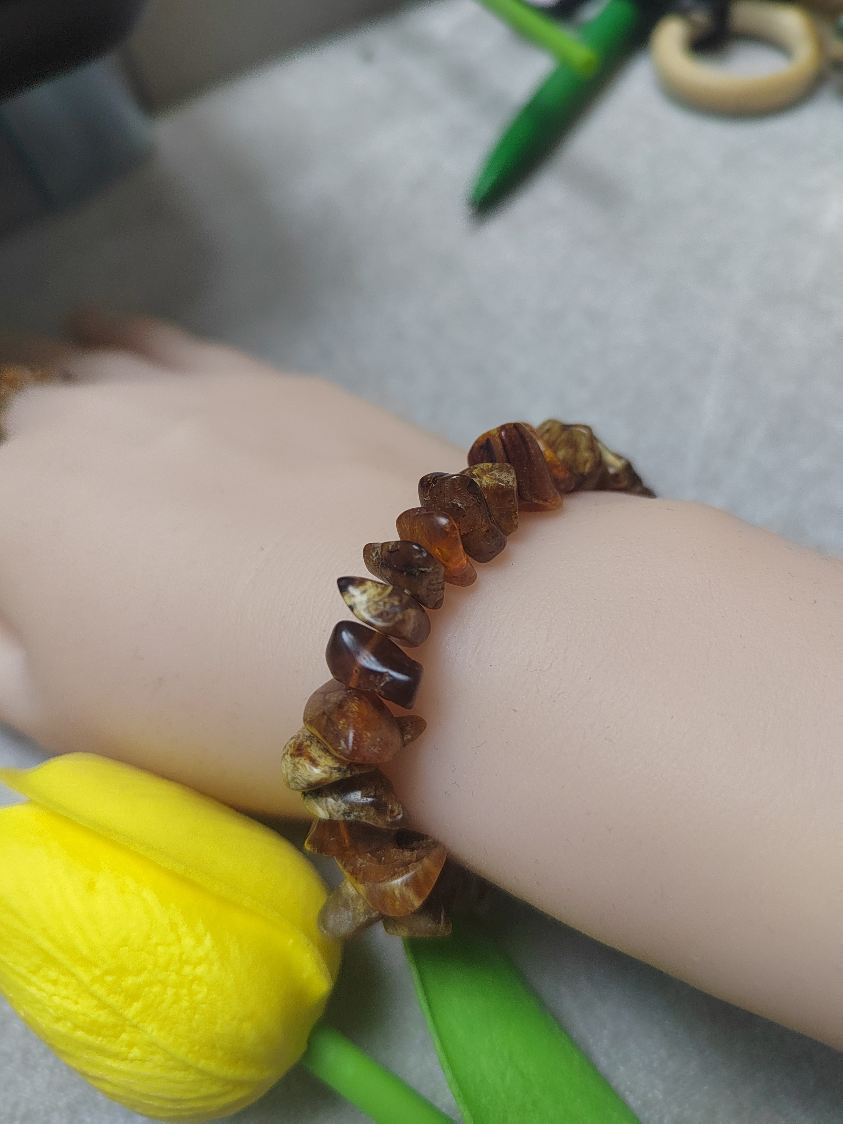 抚顺琥珀随形蜜蜡手串