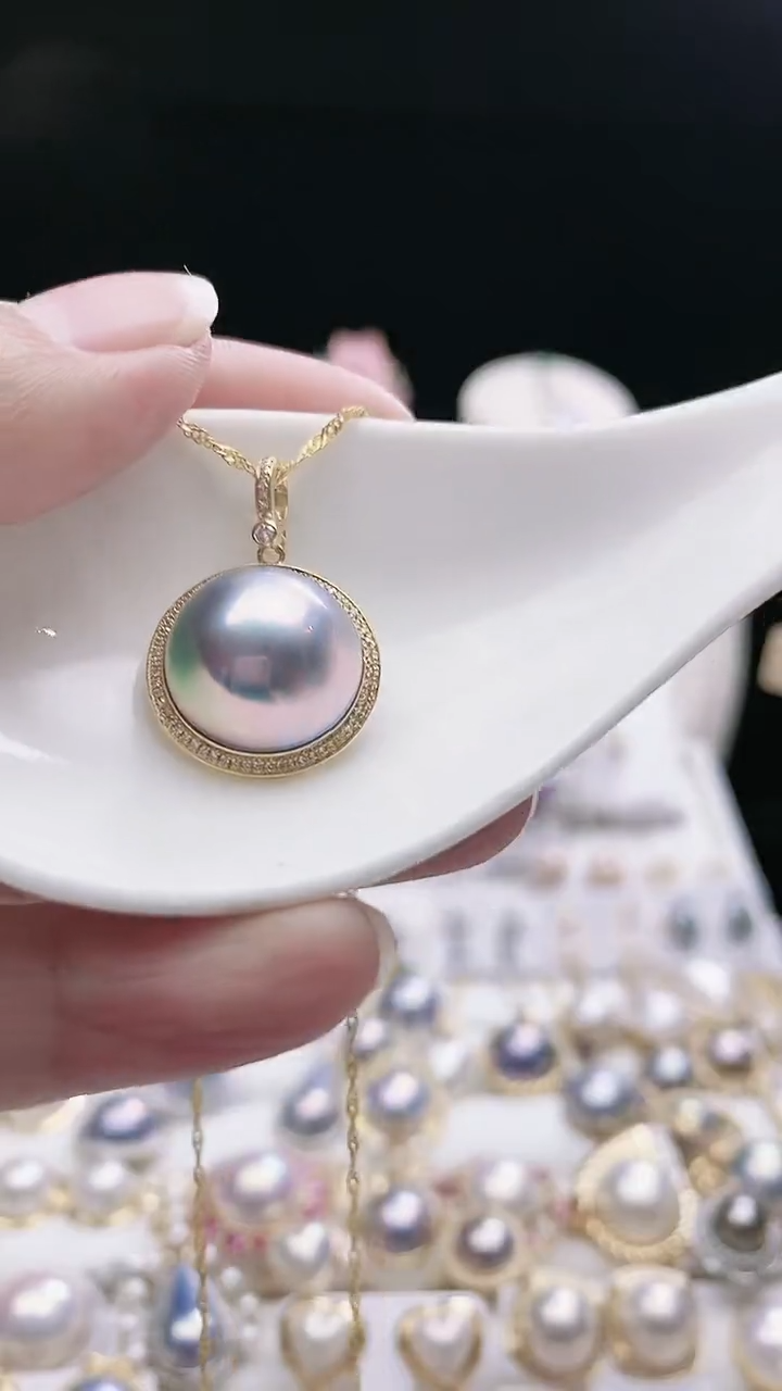 【闪购商品】拼合珍珠（马贝珠）颈饰18K金镶嵌马贝吊坠