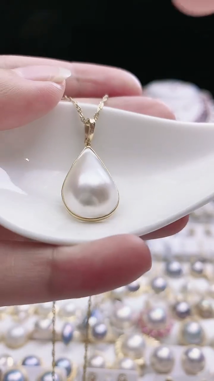 【闪购商品】拼合珍珠（马贝珠）颈饰18K金镶嵌马贝吊坠