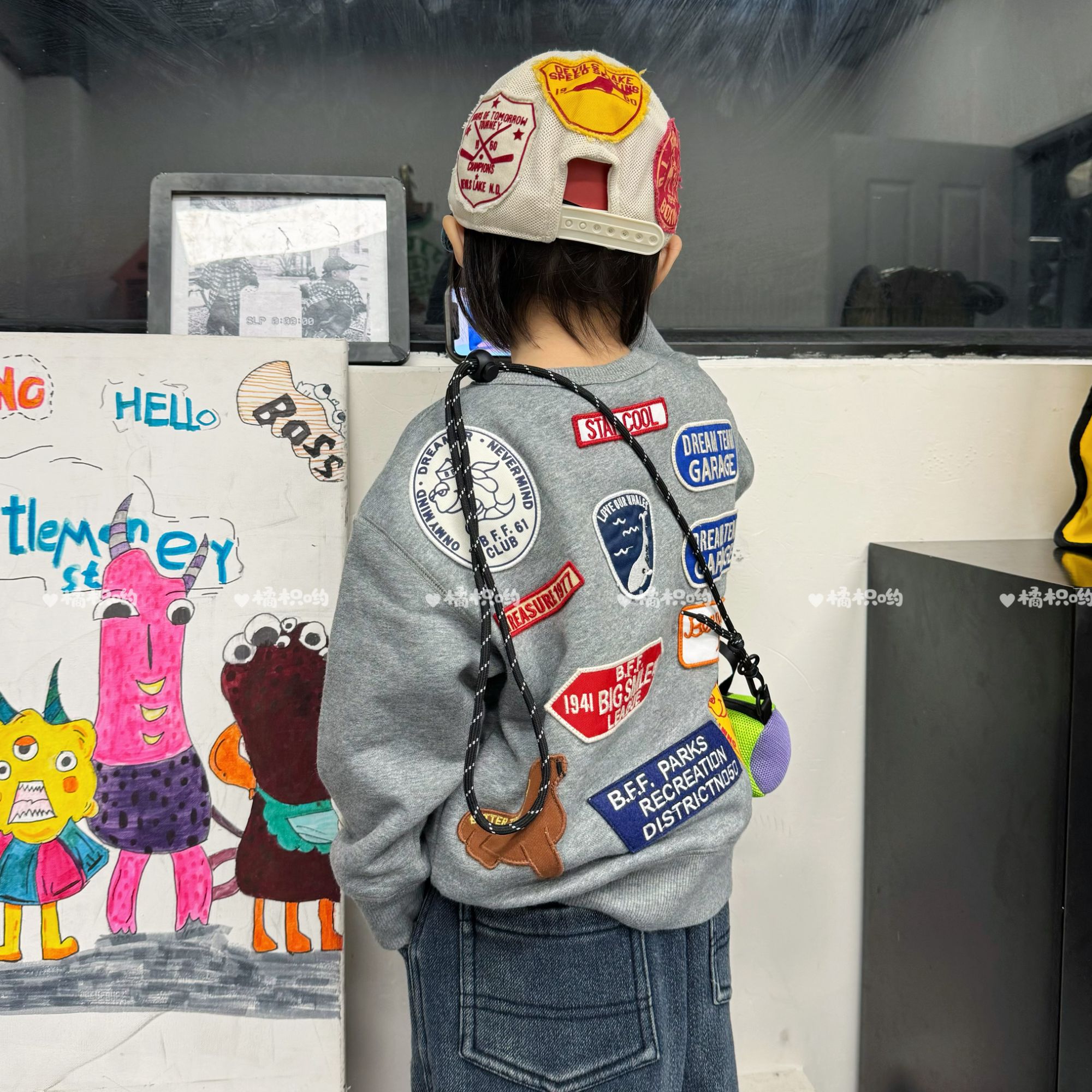 【橘枳哟】加绒DD高订重工刺绣海狮卫衣