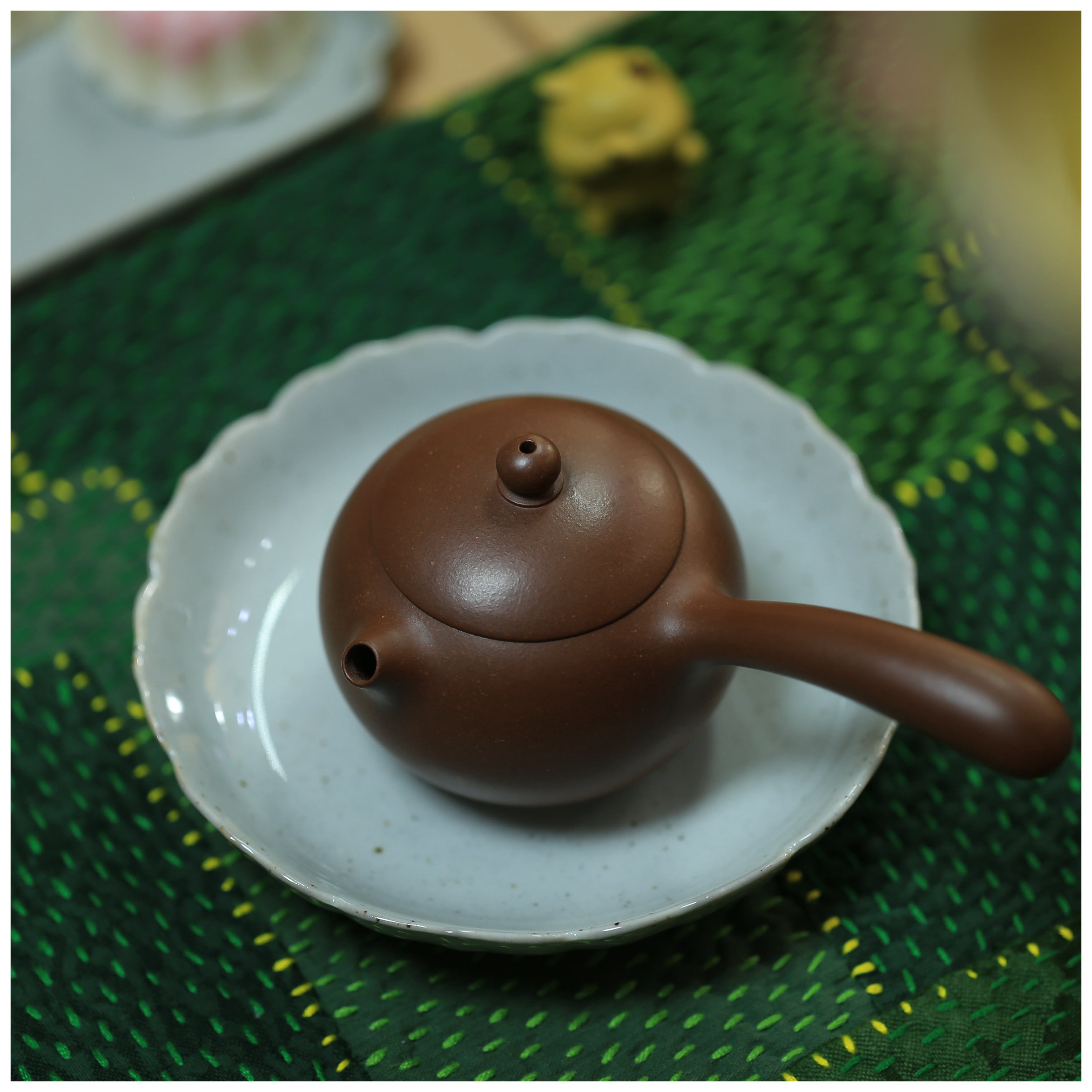 【侧西施】黄龙山深井老紫泥 精工半手 150cc 宜兴原矿紫砂壶小容量