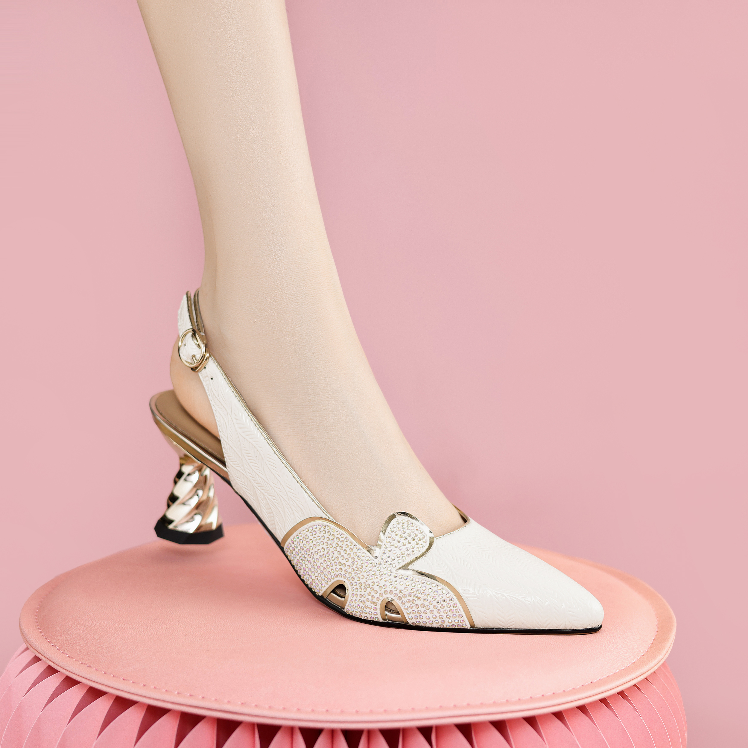 梵悦诗时尚百搭气质春夏粗跟包头舒适真皮尖头包头凉鞋  x11-t128