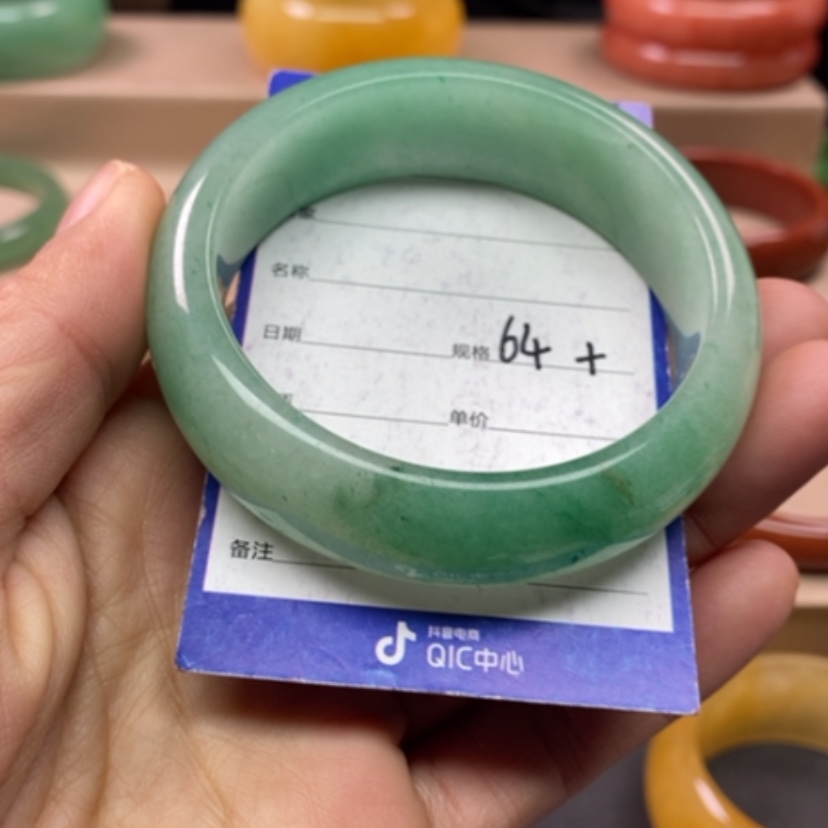 【闪购商品】石英质玉手镯未镶嵌