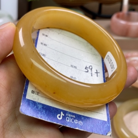 石英质玉手镯未镶嵌